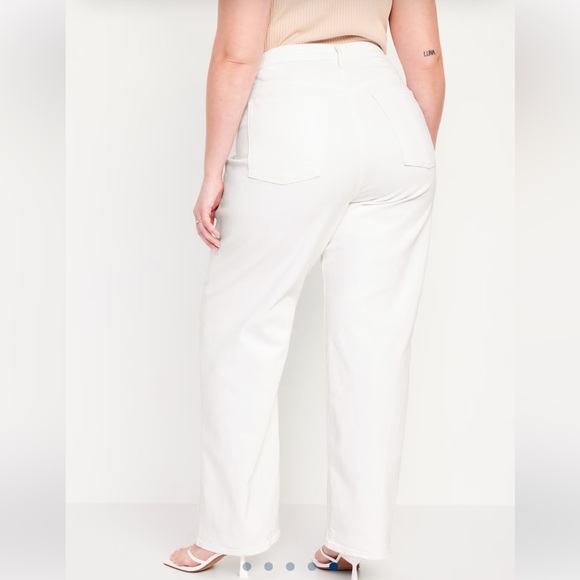 Old Navy Extra High-Waisted Sky-Hi Wide-Leg Jeans - Picture 2 of 3